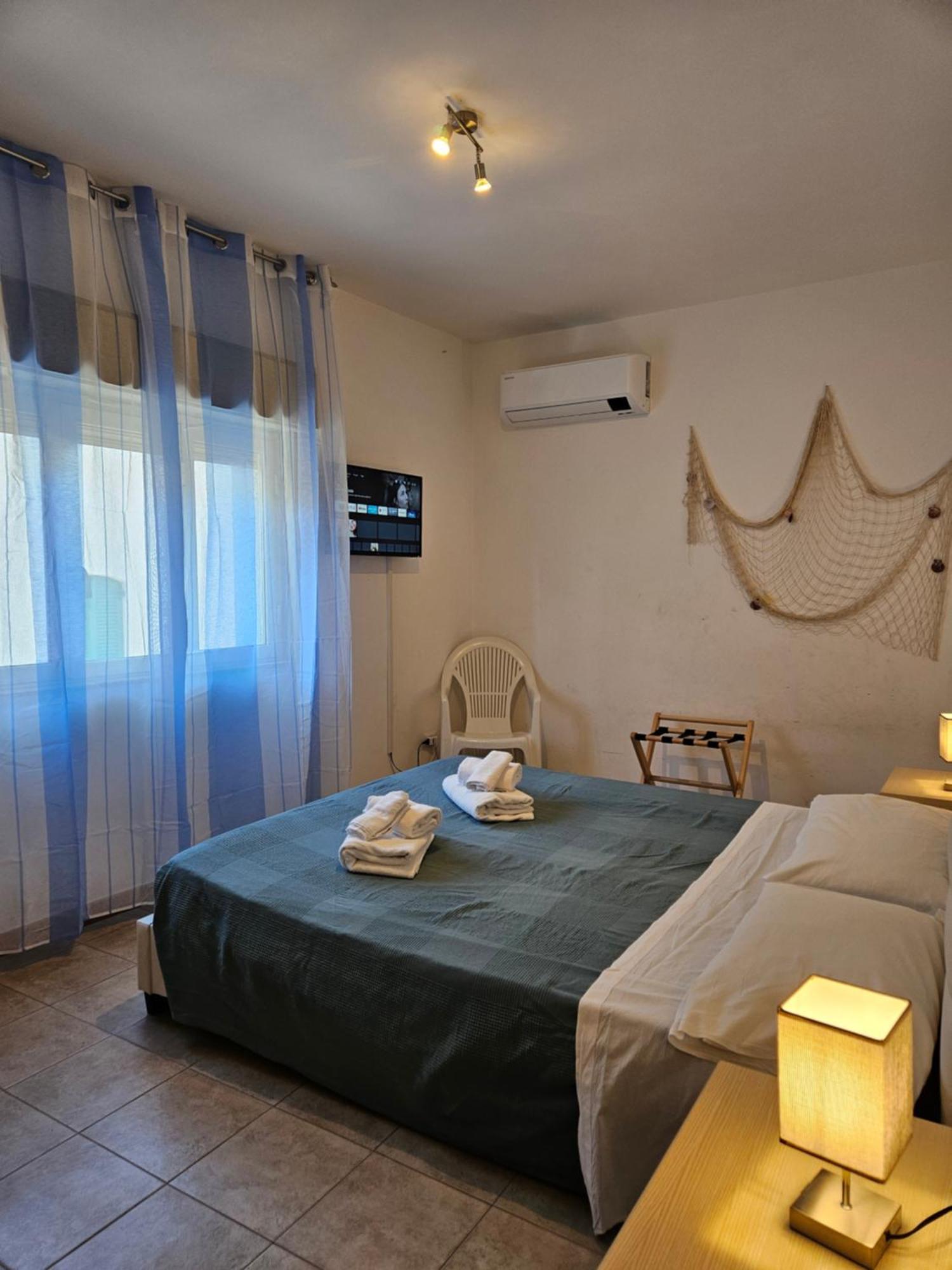 Апартаменти Family House Letojanni Taormina Екстер'єр фото