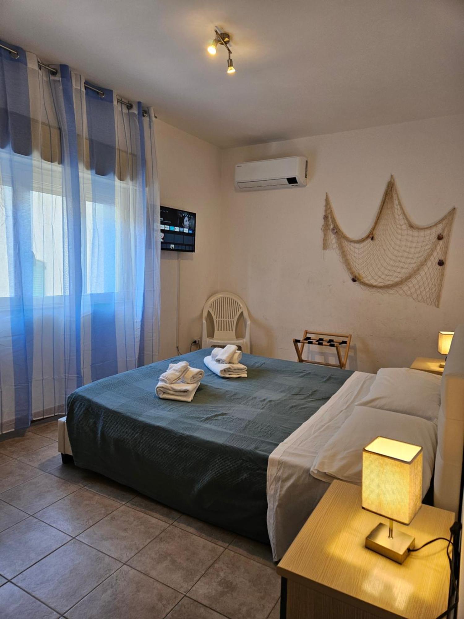 Апартаменти Family House Letojanni Taormina Екстер'єр фото